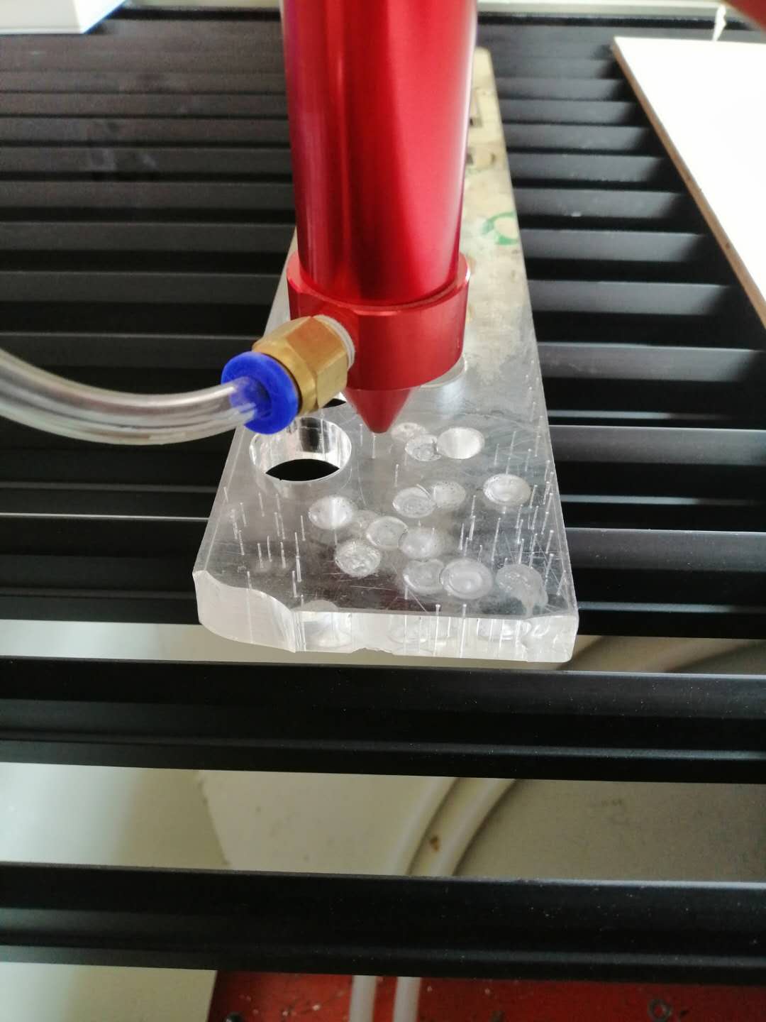 亞加力激光切割雕刻機有哪些機型規(guī)格！
