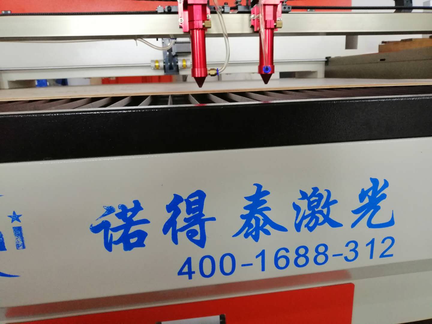 玻璃管二氧化碳激光切割機只出現(xiàn)一些微弱的光是什么原因？