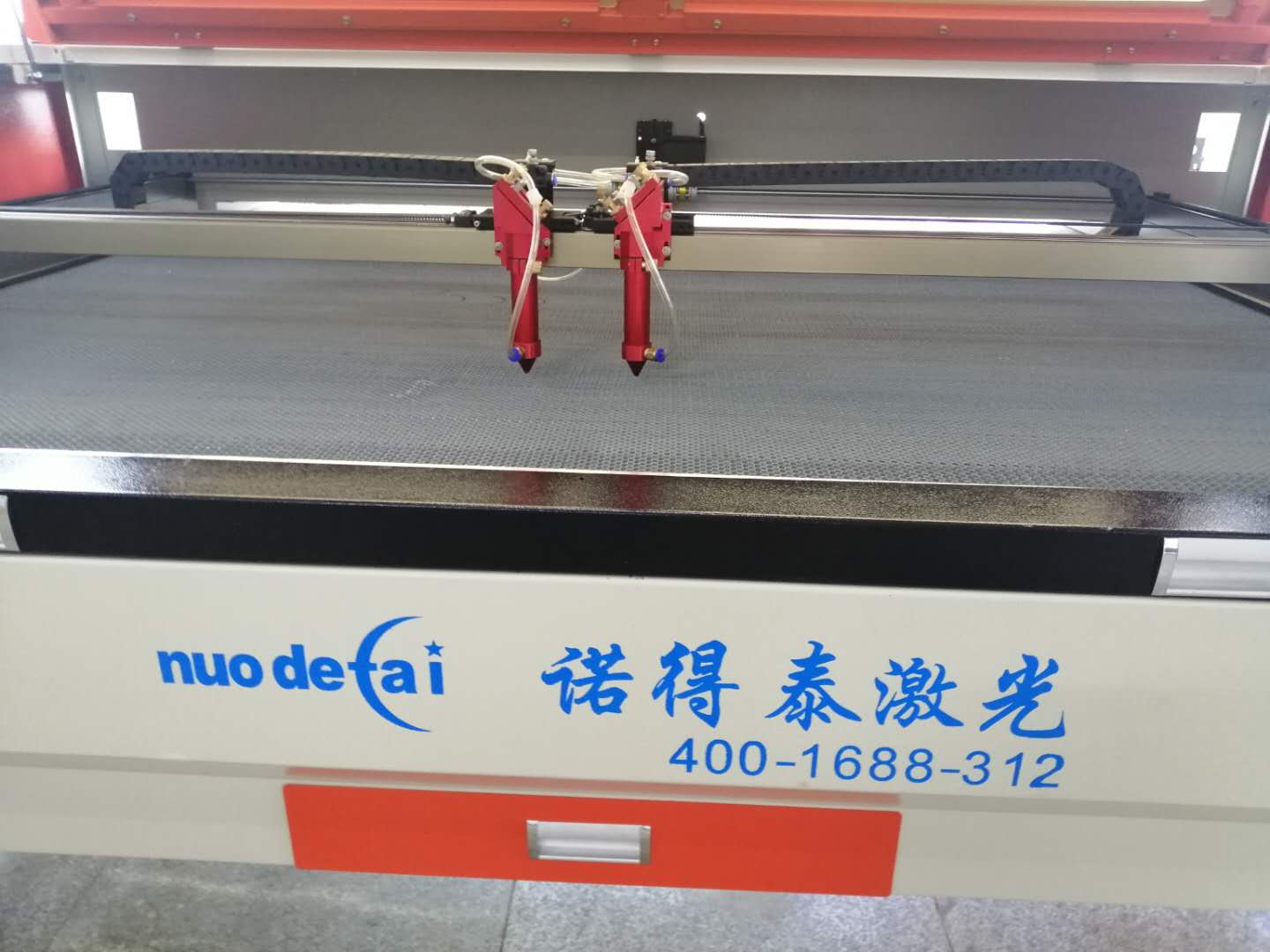 買一臺布料激光切割機(jī)來加工一個小時利潤有多少？