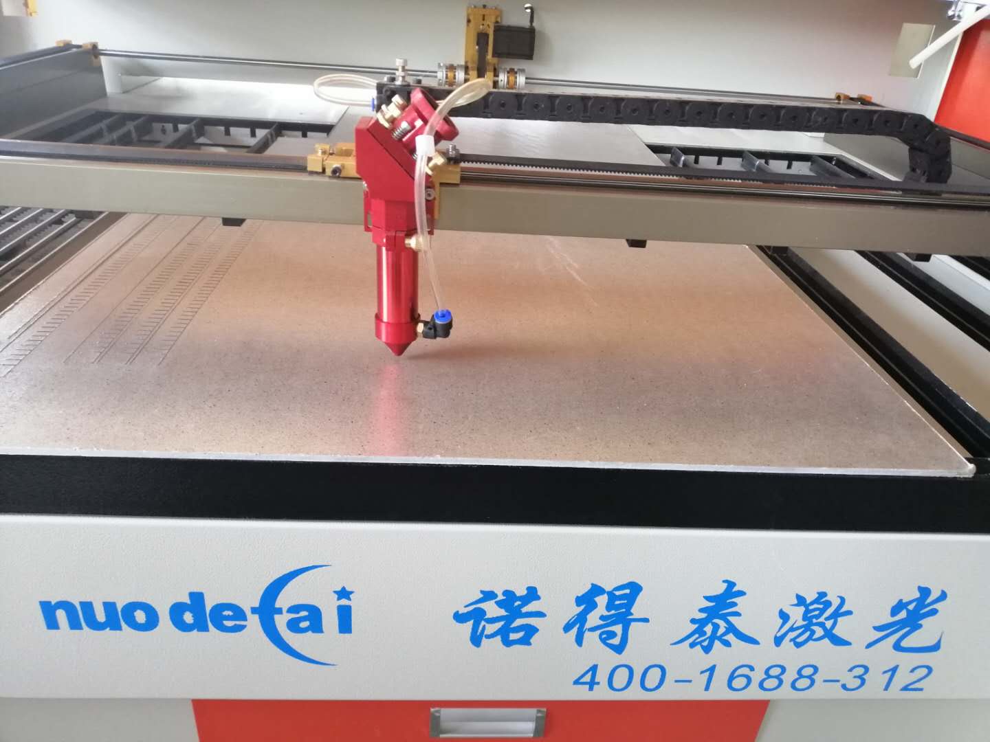 諾得泰亞克力激光切割機價格需要多少錢一臺？