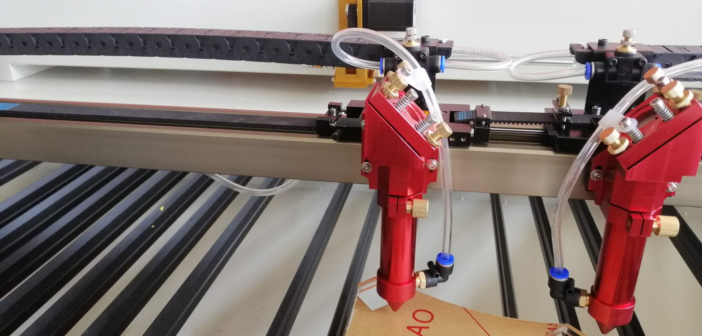 家具行業(yè)使用激光切割機(jī)的作用體現(xiàn)在哪些方面？